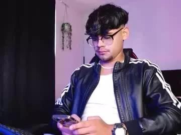 isaac_saenz from Chaturbate