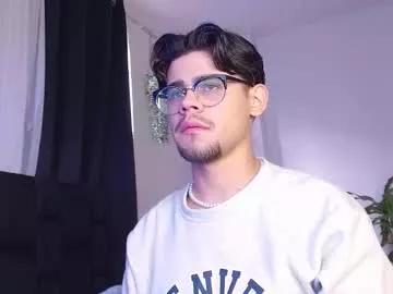 isaac_saenz from Chaturbate
