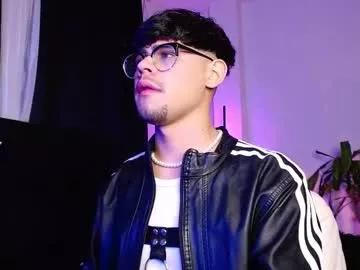 isaac_saenz from Chaturbate