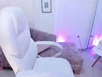 issi_loren from Chaturbate