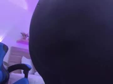 Izaro_22 webcams show profile image 