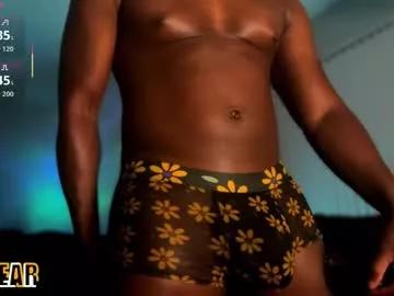 izzybear_ from Chaturbate