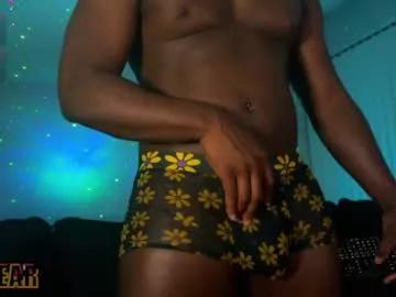 izzybear_ from Chaturbate