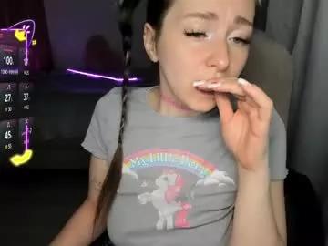 izzyholly from Chaturbate