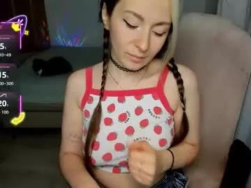 izzyholly from Chaturbate