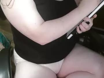 jaddenkicksemeralds from Chaturbate
