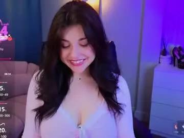 Discover our girls online shows and discover the company of countless livestreamers, with stunning shapes, sex toys and more.