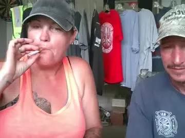 jess_n_ryan from Chaturbate