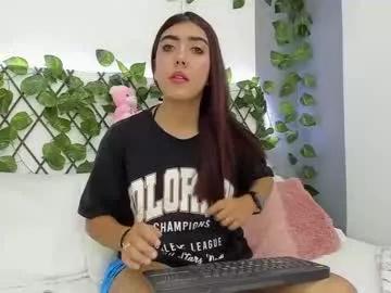 Discover our girls online shows and discover the company of countless livestreamers, with stunning shapes, sex toys and more.
