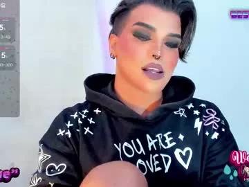 jujubee_lander from Chaturbate