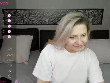 jully_rox from Chaturbate
