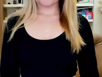 kara_smith_ from Chaturbate