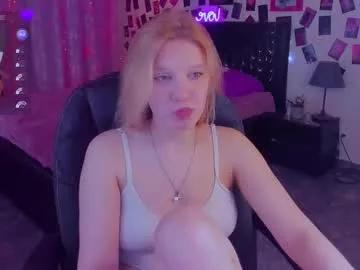 karambamoon from Chaturbate
