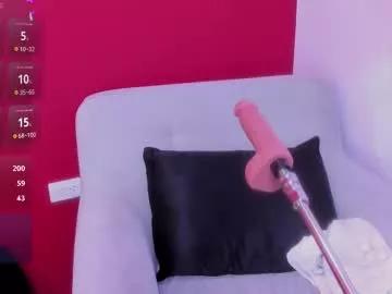 Discover our girls online shows and discover the company of countless livestreamers, with stunning shapes, sex toys and more.