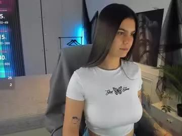 Discover our girls online shows and discover the company of countless livestreamers, with stunning shapes, sex toys and more.