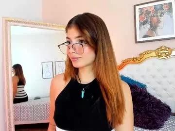 Discover our girls online shows and discover the company of countless livestreamers, with stunning shapes, sex toys and more.