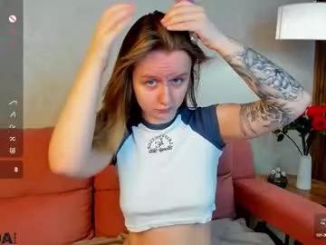 Discover our girls online shows and discover the company of countless livestreamers, with stunning shapes, sex toys and more.