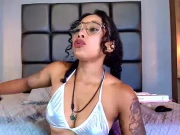 kelly__thomson from Chaturbate