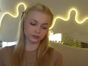 kelly_peachpiee from Chaturbate is Freechat