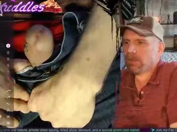 kenkuddles from Chaturbate