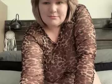 kiki__strange from Chaturbate