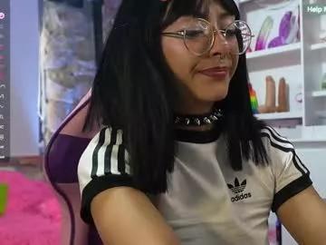 kikilepetite from Chaturbate
