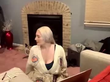 kinky__cream from Chaturbate