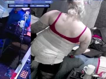kinkybiguy14 from Chaturbate