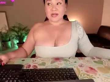 kinkyelise from Chaturbate