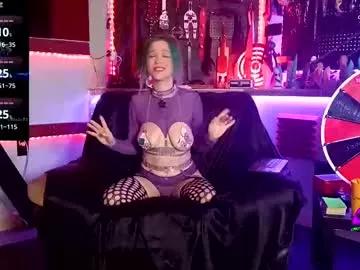 Discover our girls online shows and discover the company of countless livestreamers, with stunning shapes, sex toys and more.