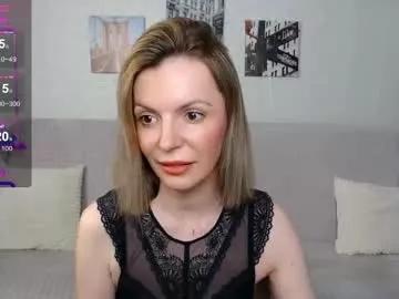 Discover our girls online shows and discover the company of countless livestreamers, with stunning shapes, sex toys and more.