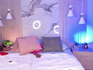 kisshalovee from Chaturbate