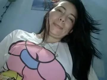 kissmelovejummy from Chaturbate