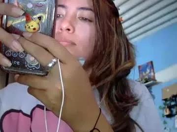 kissmelovejummy from Chaturbate
