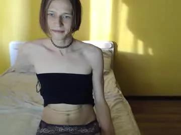 kissmysnowskin from Chaturbate