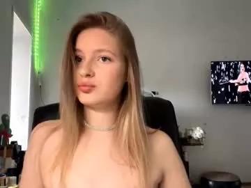 kittenkisss from Chaturbate