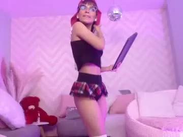 Discover our girls online shows and discover the company of countless livestreamers, with stunning shapes, sex toys and more.