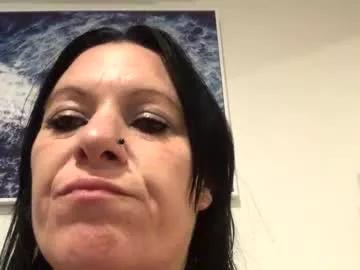 kiwigirlnz from Chaturbate