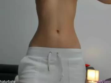 Discover our girls online shows and discover the company of countless livestreamers, with stunning shapes, sex toys and more.