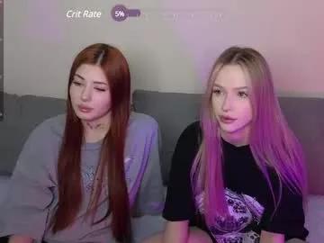 Discover our girls online shows and discover the company of countless livestreamers, with stunning shapes, sex toys and more.