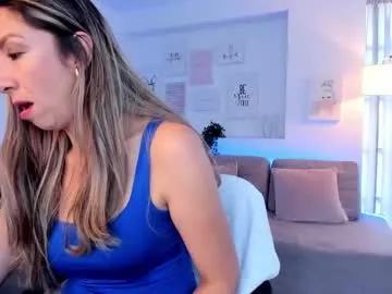 laly_dolce from Chaturbate