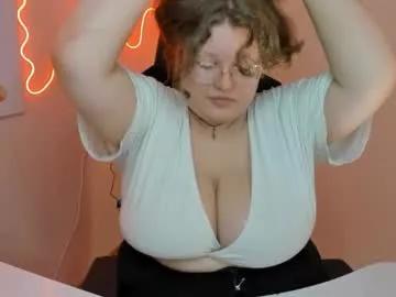 lannybarrby from Chaturbate