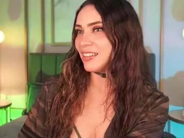 lara_bombshell from Chaturbate