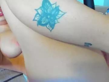 lara_squirtx from Chaturbate