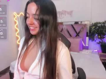 laraa_tay from Chaturbate