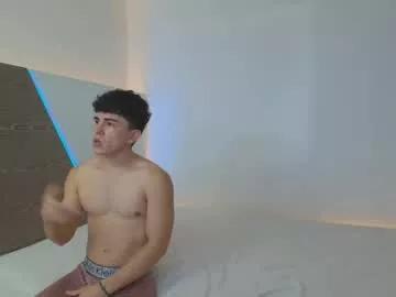 laraandkenai1 from Chaturbate