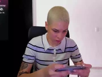 Laura_r23 webcams show profile image 
