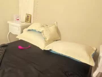 Leamoreau__ webcams show profile image 