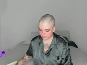 len_be from Chaturbate is Freechat