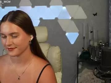 lesliekorfs from Chaturbate